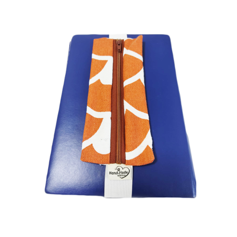 קלמר המתחבר למחברת